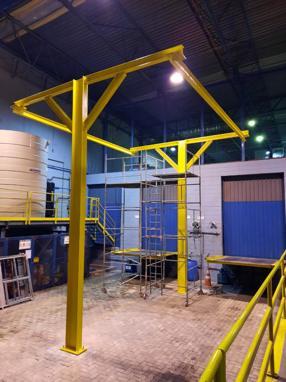 Sistema de linha de vida para ancoragem coletiva